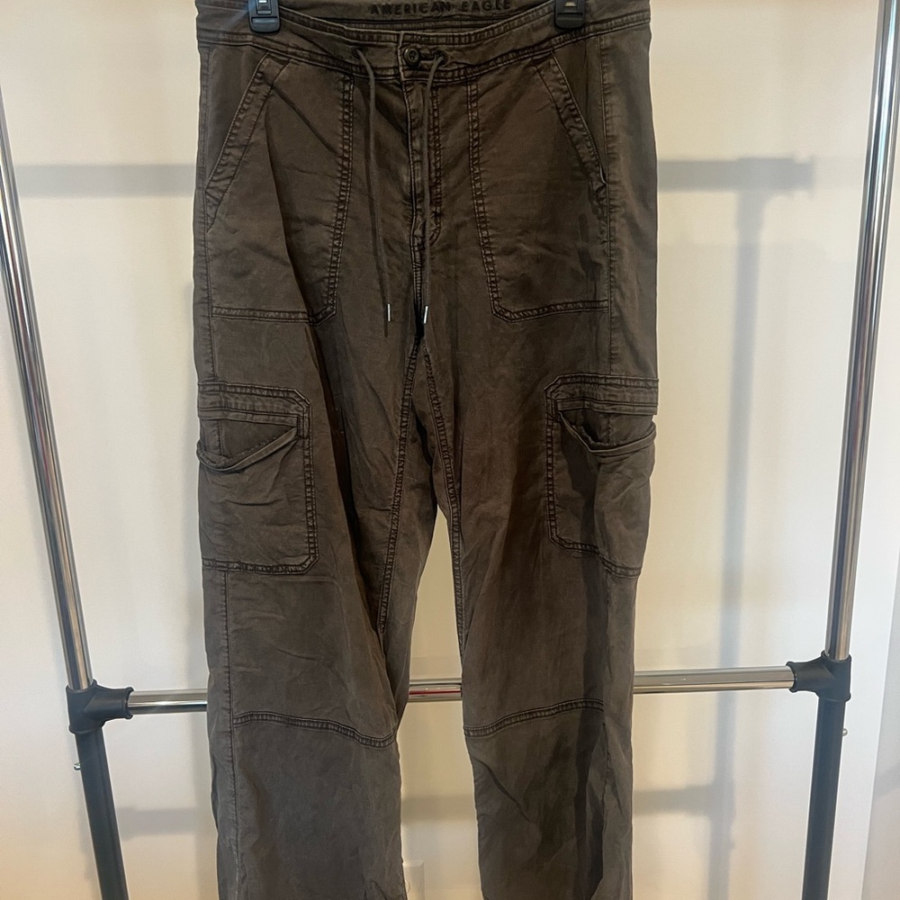 American Eagle Outfitters Brown Cargo Pants Relaxed Fit